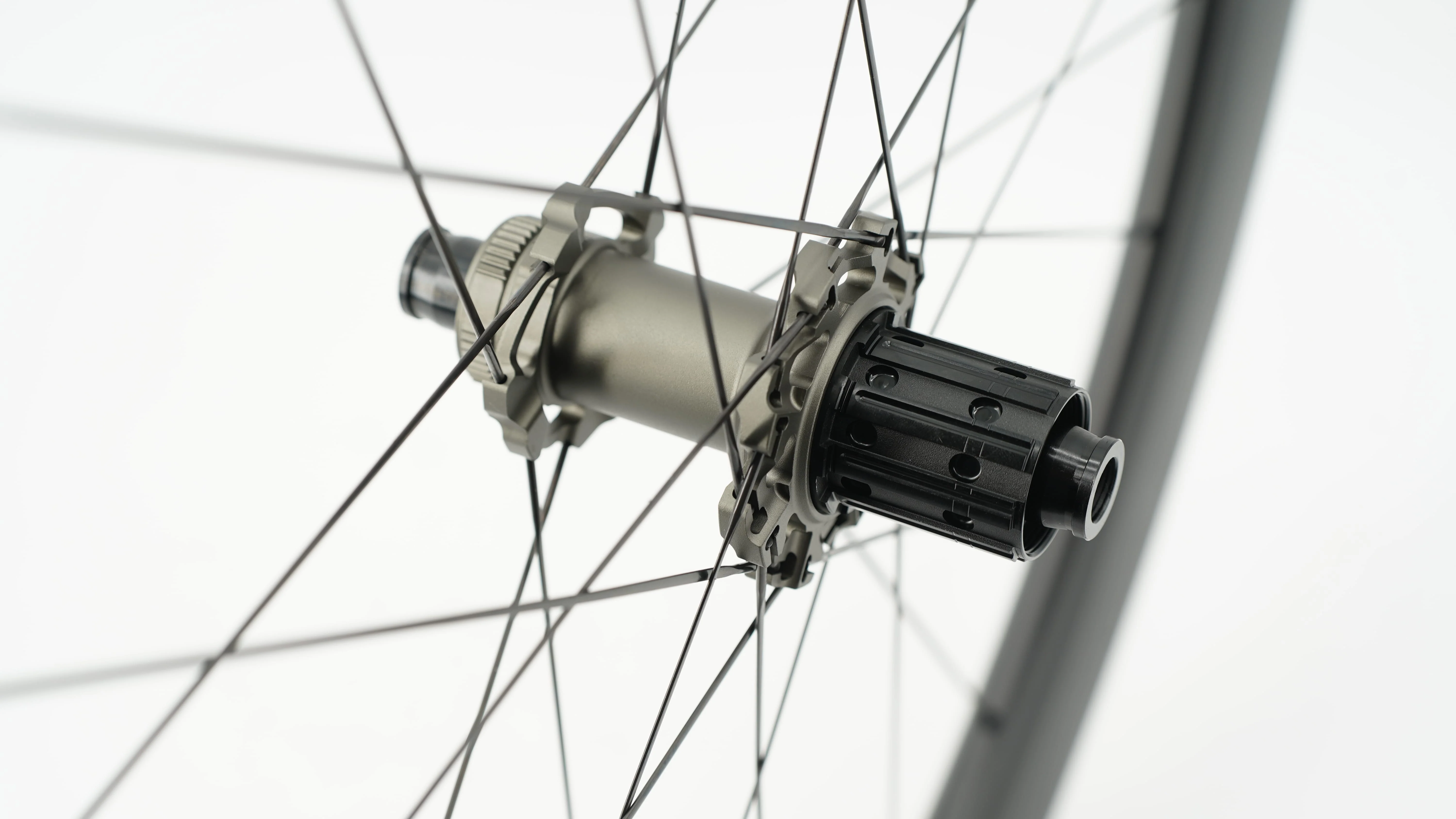 Paire de Roues SCOM AERO 50 Tubeless Ready (Center Lock) - Image 7
