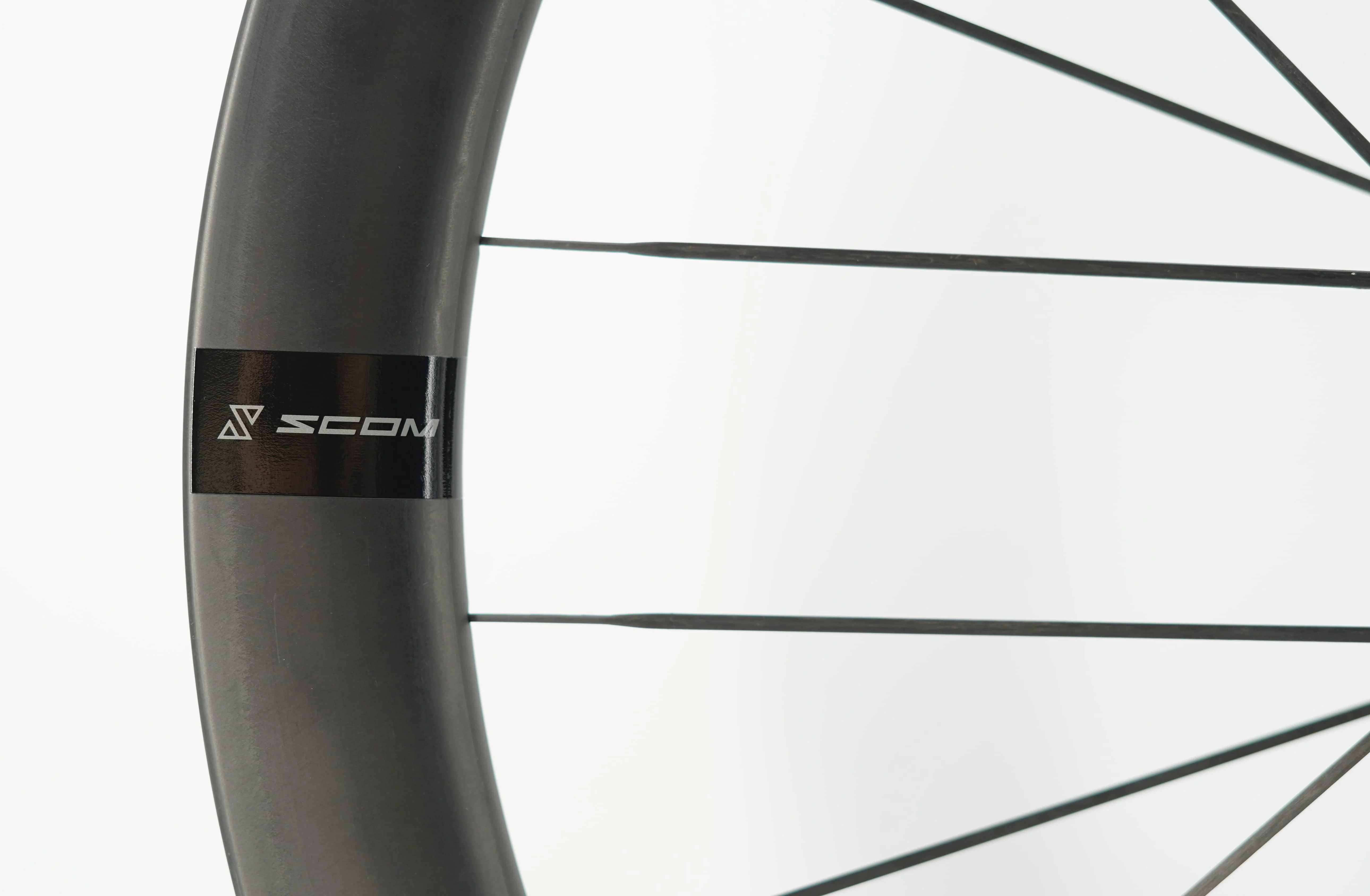 Paire de Roues SCOM ULTRA 62+ Tubeless Ready (Center Lock) - Image 8