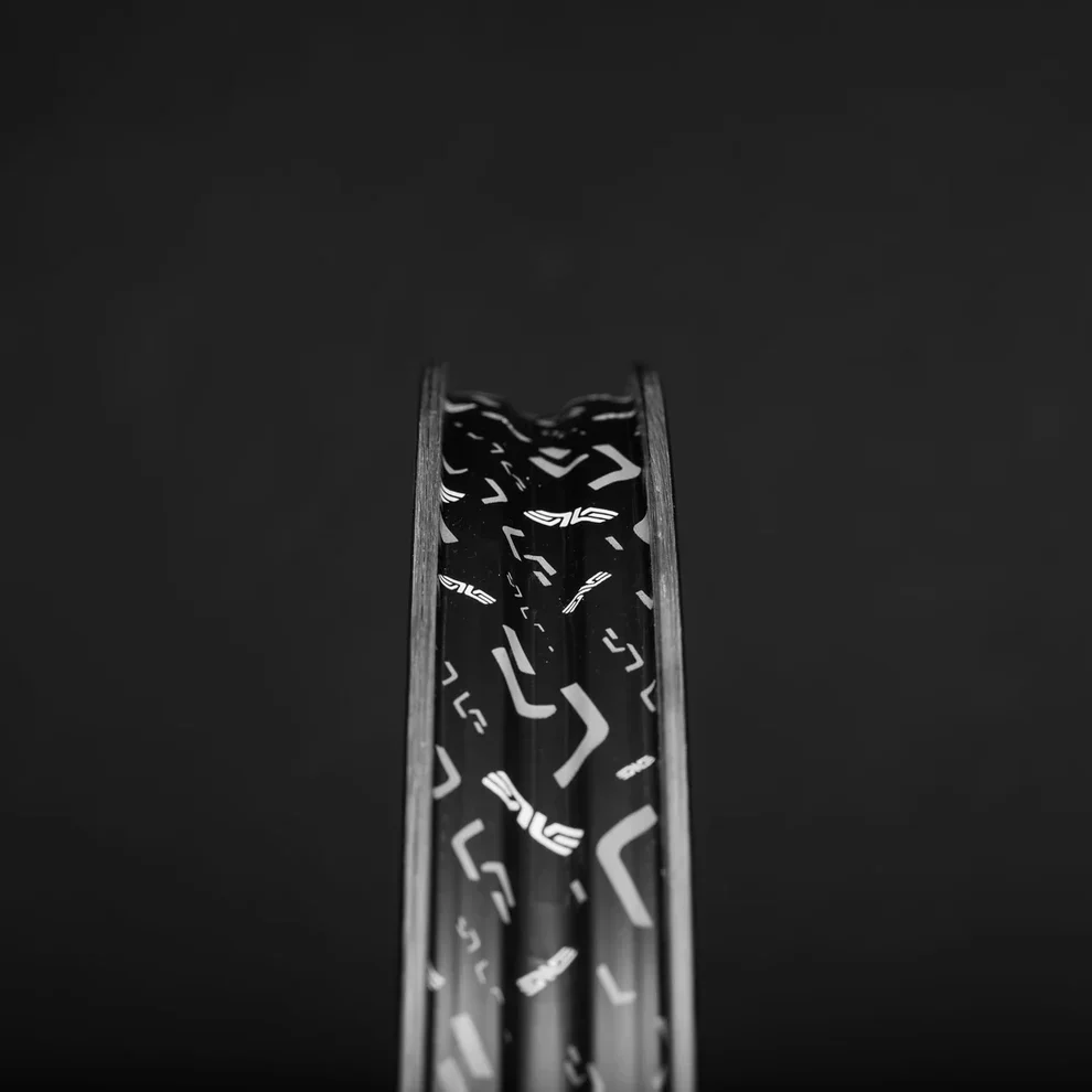 Roue Avant ENVE G SES 4.5 PRO Tubeless Ready (Center Lock) Noir/Blanc - Image 3