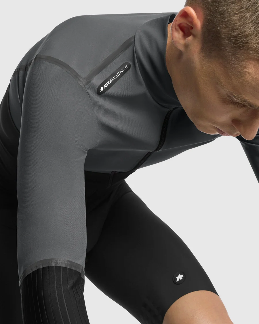 Veste ASSOS EQUIPE RS ALLEYCAT SHELL S11 Gris/Noir - Image 8